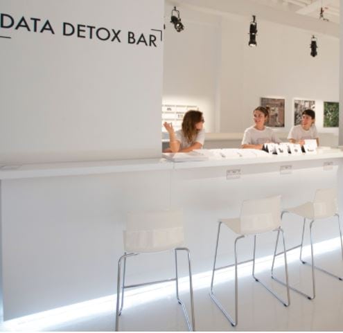 88-data-detox-bar